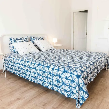 Casa Delfin On Center Beach: Wifi, Netflix, Aircon... * קורלחו